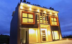 Daily Home Villa Dago